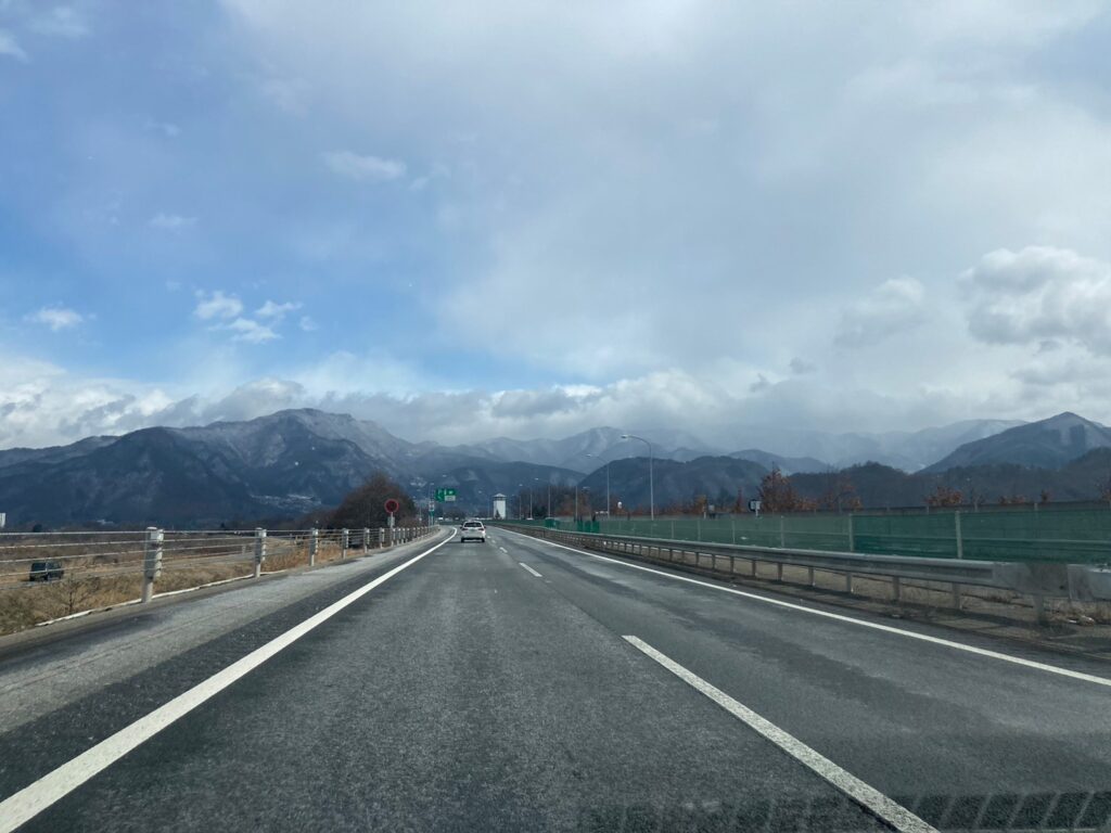美しい長野県の高速道路