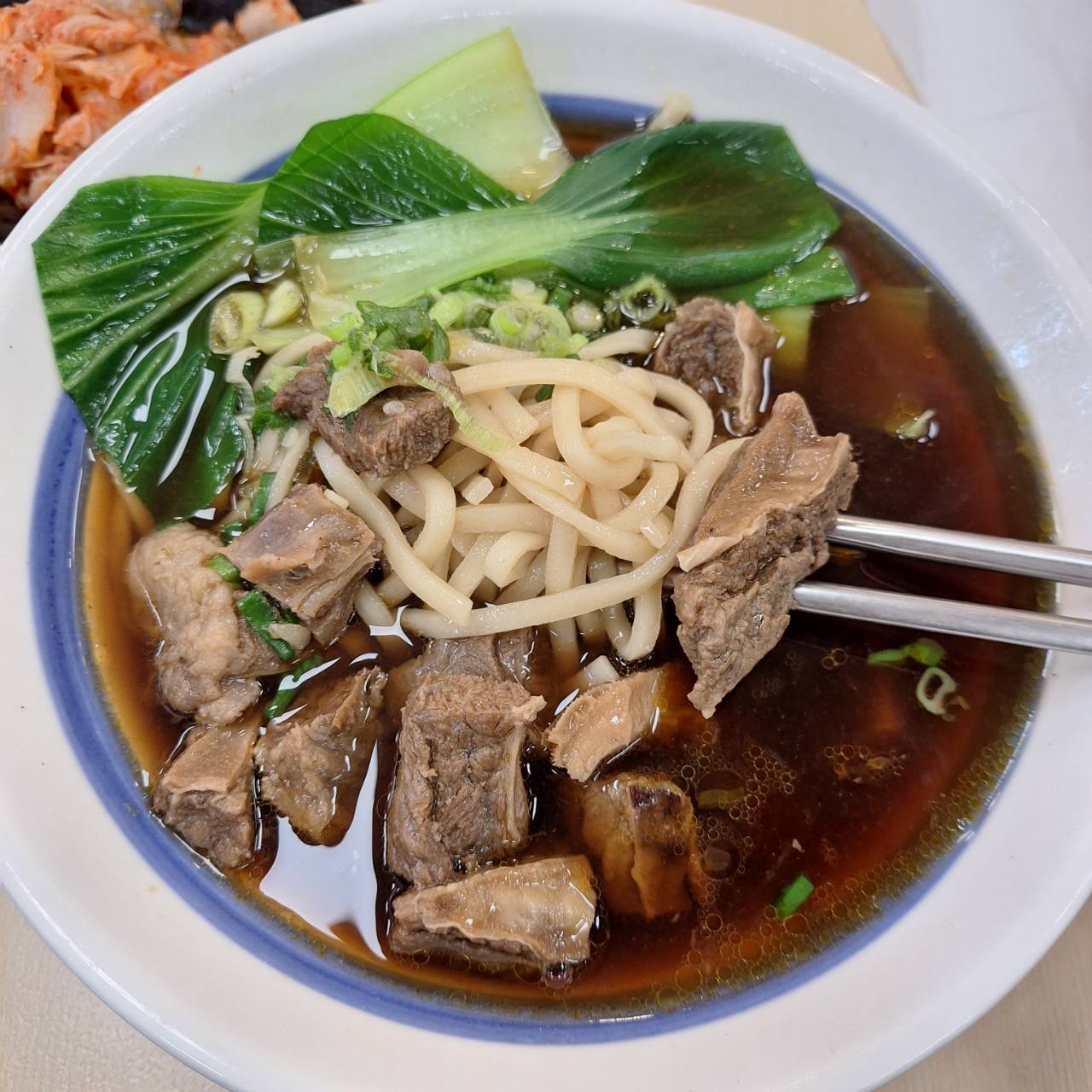 台湾グルメの牛肉麺
